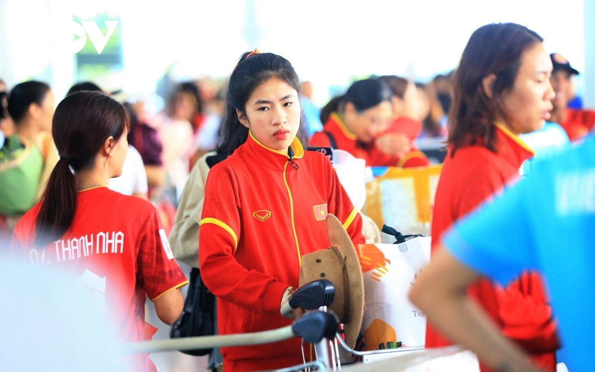 Dt nu viet nam duoc chao don cuong nhiet khi ve nuoc sau world cup nu 2023 hinh anh 11