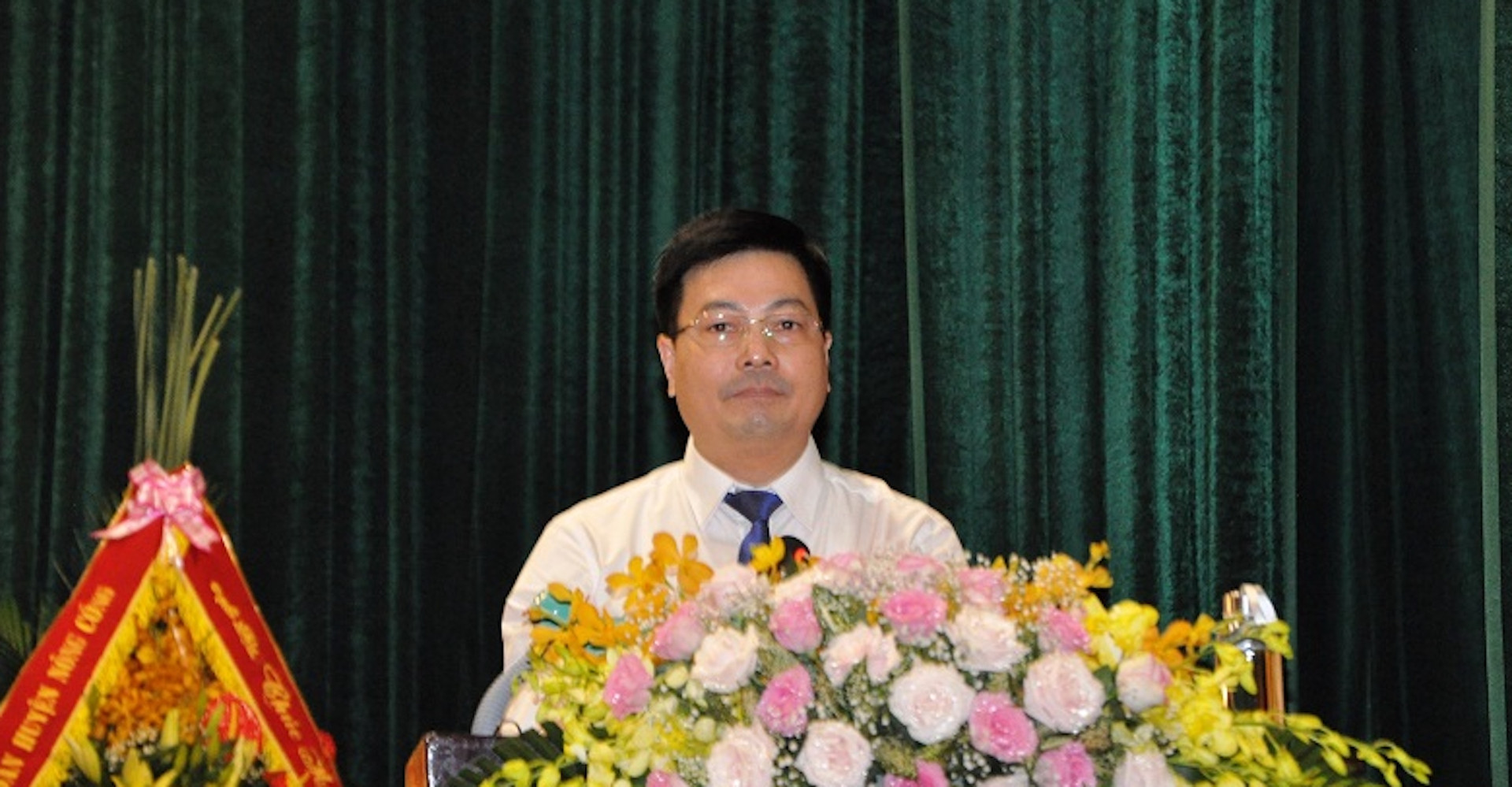 Ông Đinh Xuân Hướng thời điểm được bầu giữ chức vụ Bí thư Huyện uỷ Như Thanh. (Ảnh: Báo Thanh Hoá)