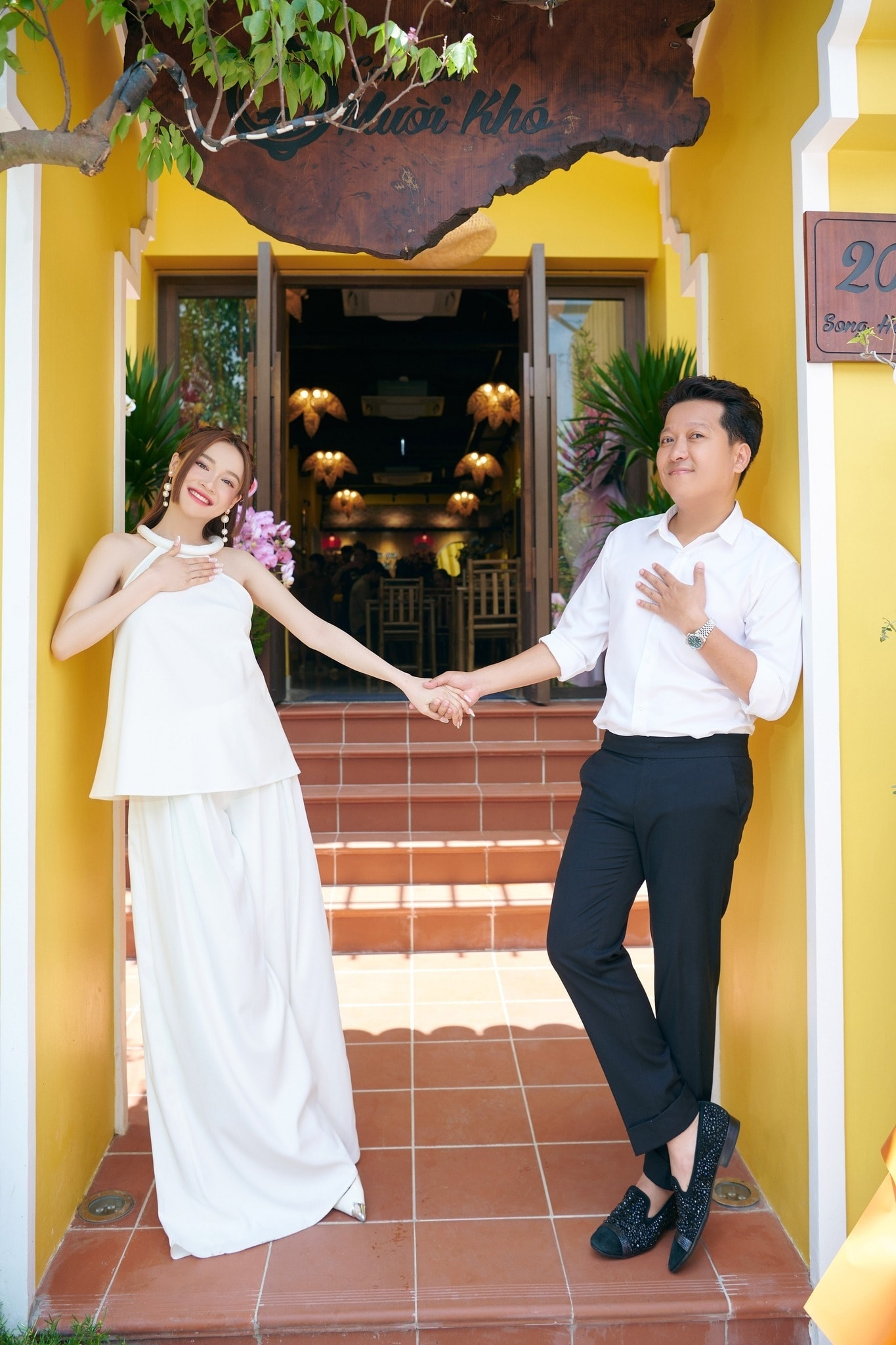 Sao Việt 16/8: Nhã Phương rạng rỡ khi mang bầu, cháu gái Vũ Linh ẩn ý về lòng người - 2