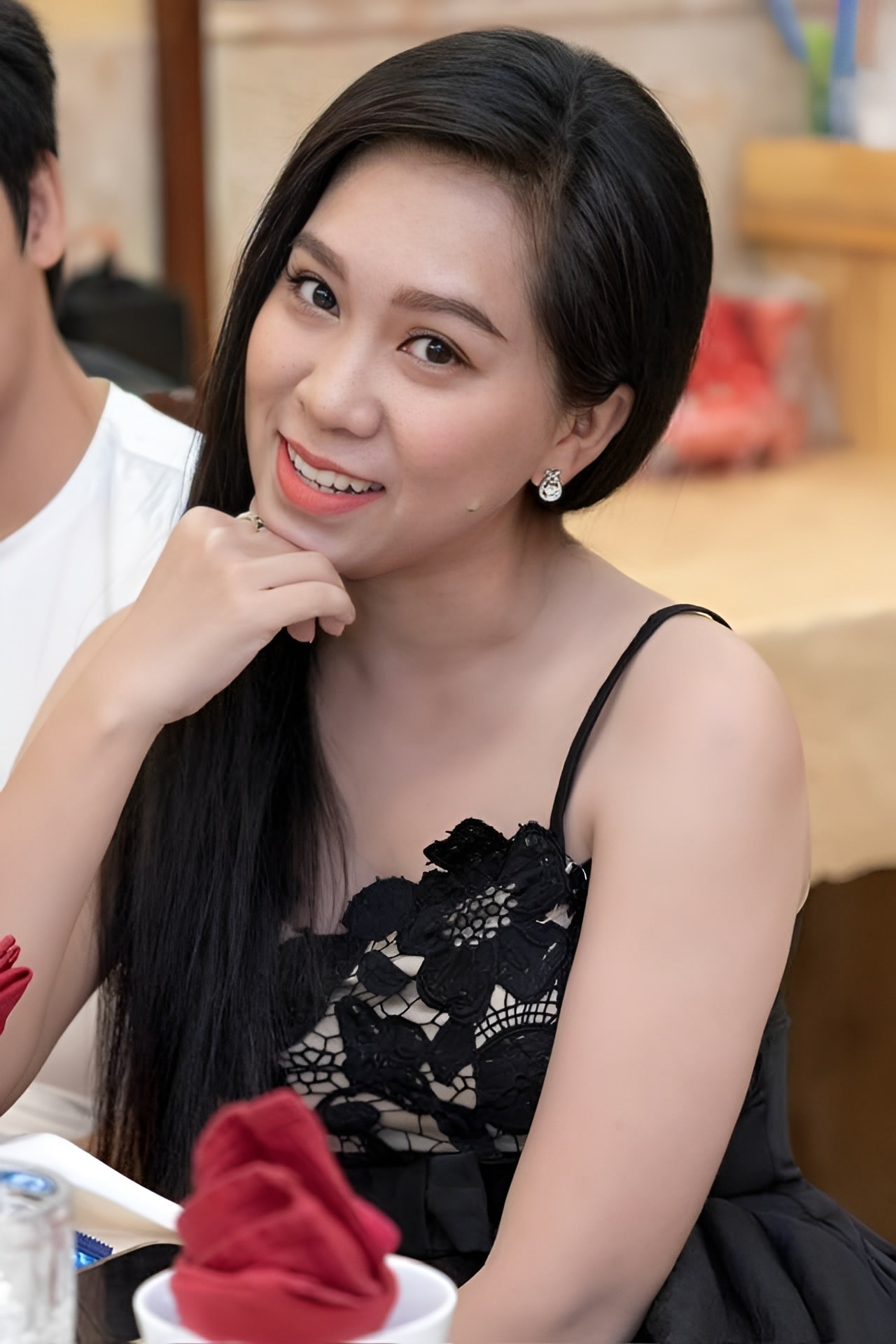 Sao Việt 16/8: Nhã Phương rạng rỡ khi mang bầu, cháu gái Vũ Linh ẩn ý về lòng người - 3