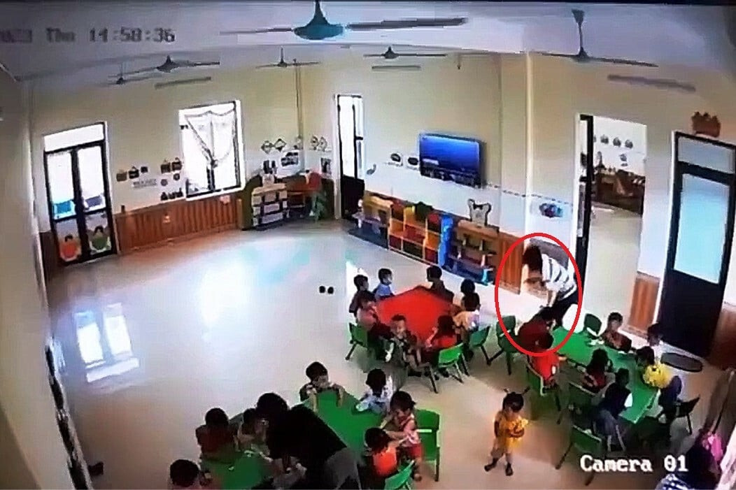 Hình ảnh cô giáo ở Ninh Bình bạo hành trẻ mầm non. (Ảnh CTV).