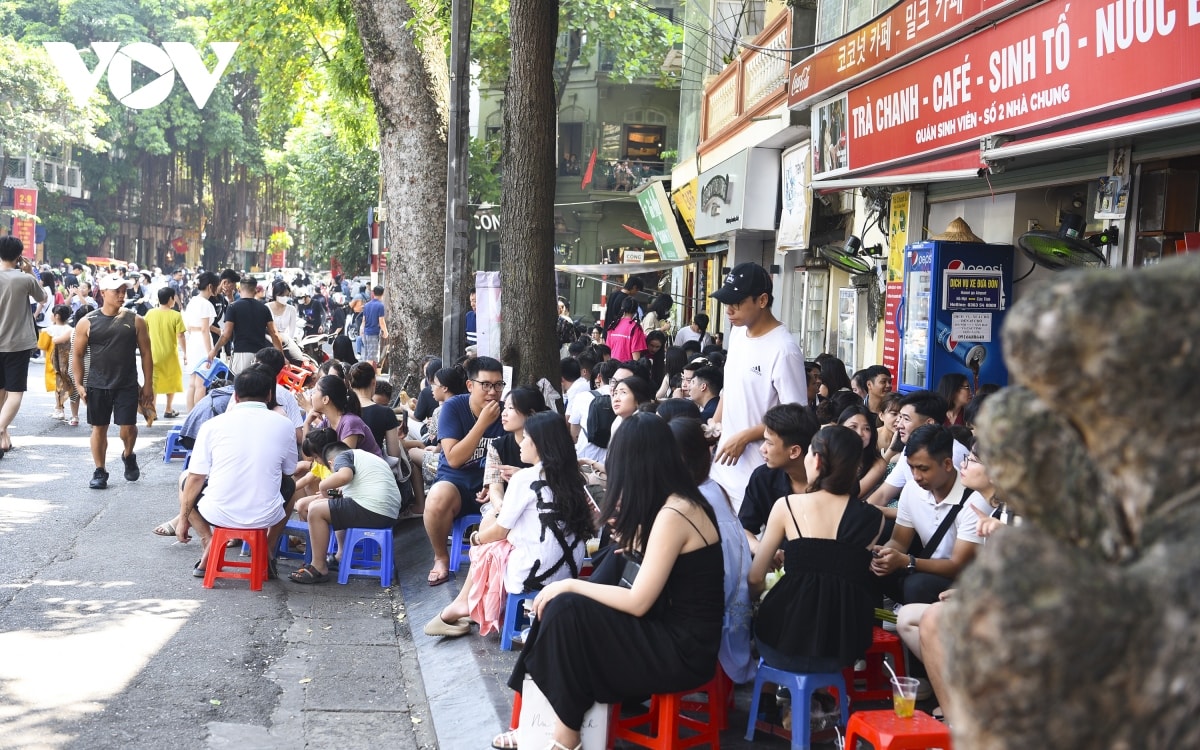 khu vuc ho guom, nha tho lon ha noi dong vui ngay dau nghi le 2 9 hinh anh 8