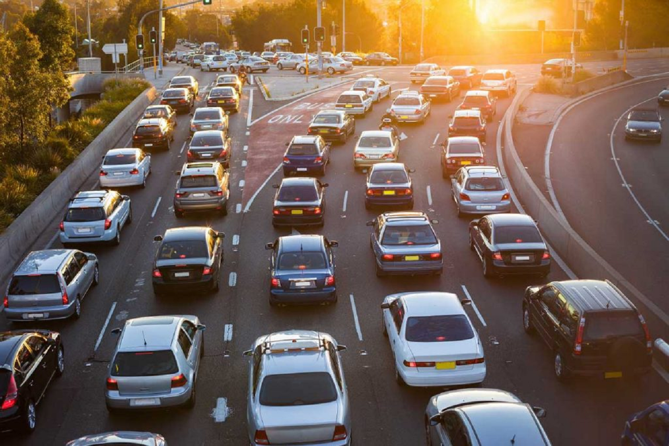 Chạy xe trên cao tốc ít tốn nhiên liệu hơn chạy trong thành phố.