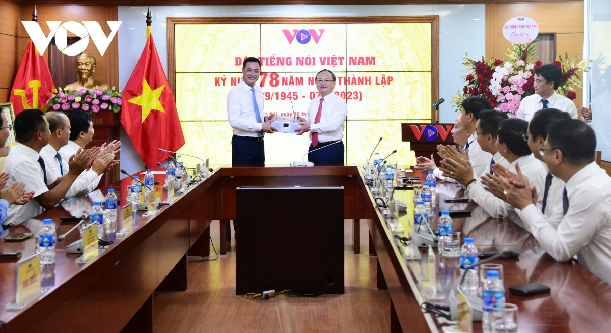 vov va vtv tang cuong hop tac, tuyen truyen giua hai co quan bao chi chu luc hinh anh 4