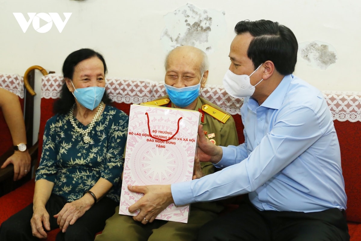 tu 5 9, muc chuan tro cap nguoi co cong voi cach mang tang len 2.055.000 dong hinh anh 1