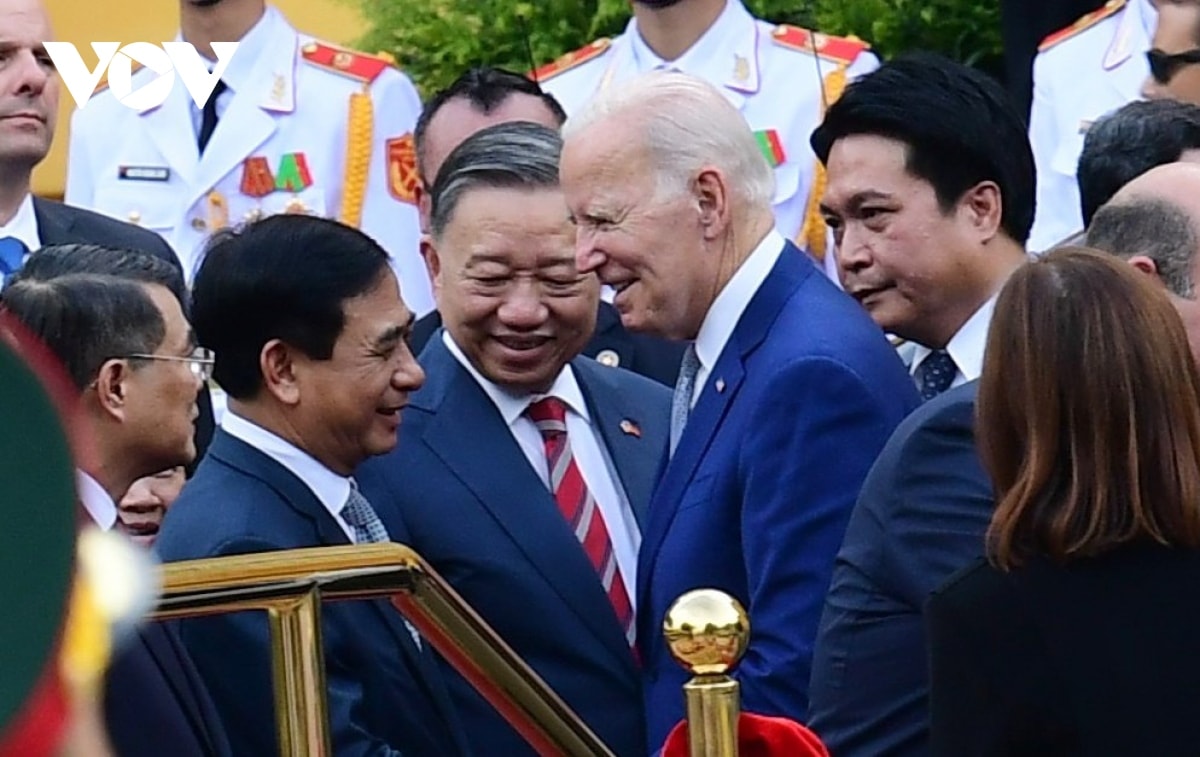tổng bí thư nguyễn phú trọng chủ trì lễ đón tổng thống hoa kỳ joe biden tại hà nội hình ảnh 3 tong bi thu nguyen phu trong chu tri le don tong thong hoa ky joe biden tai ha noi hinh anh 3
