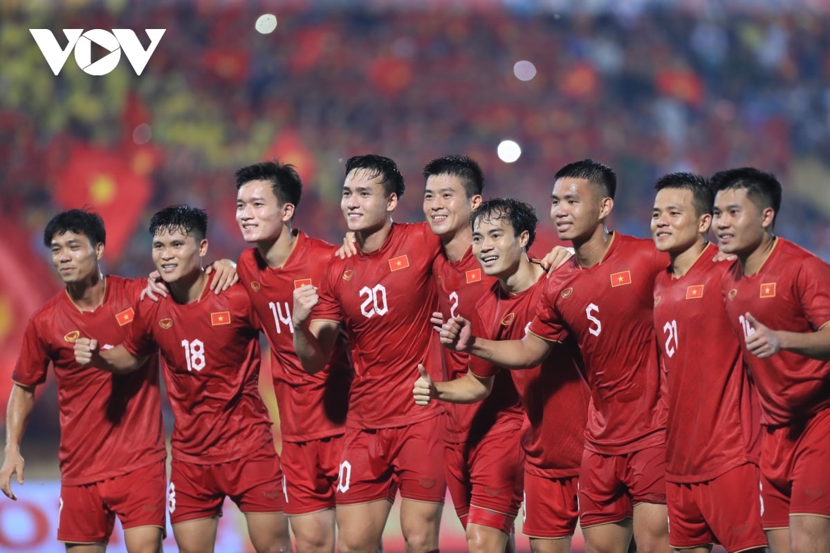 Danh bai palestine, Dt viet nam thang tuyet doi duoi su dan dat cua hlv troussier hinh anh 13