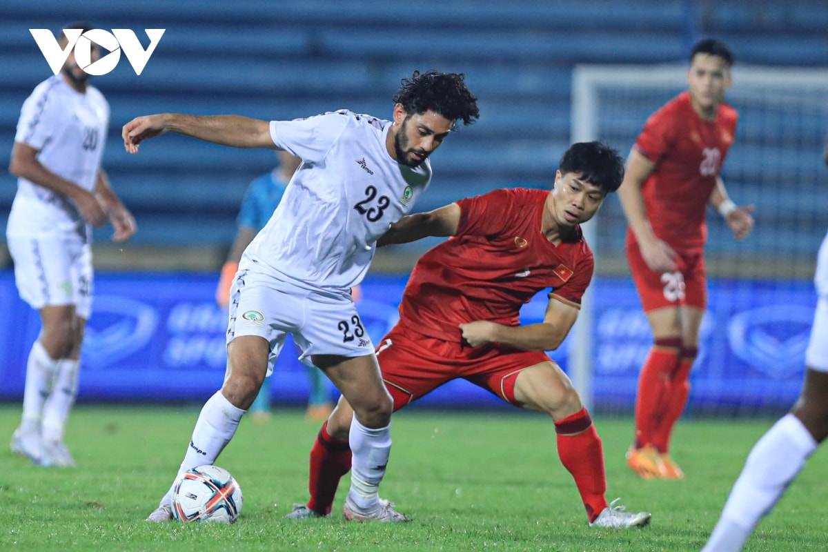 Danh bai palestine, Dt viet nam thang tuyet doi duoi su dan dat cua hlv troussier hinh anh 8