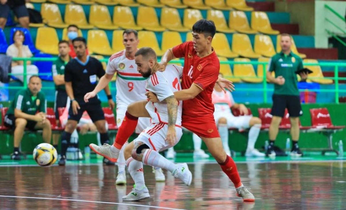 Dt futsal viet nam thua dam truoc Dt futsal hungary hinh anh 1