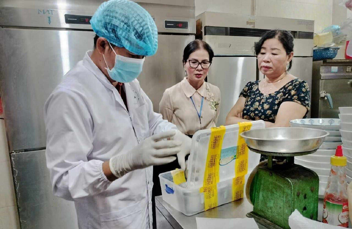 Viện Pasteur Nha Trang chỉ ra món thịt heo xíu - thành phần của bánh mì Phượng gây ngộ độc khiến 141 người nhập viện, có vi khuẩn Salmonella. (Ảnh: A.T)