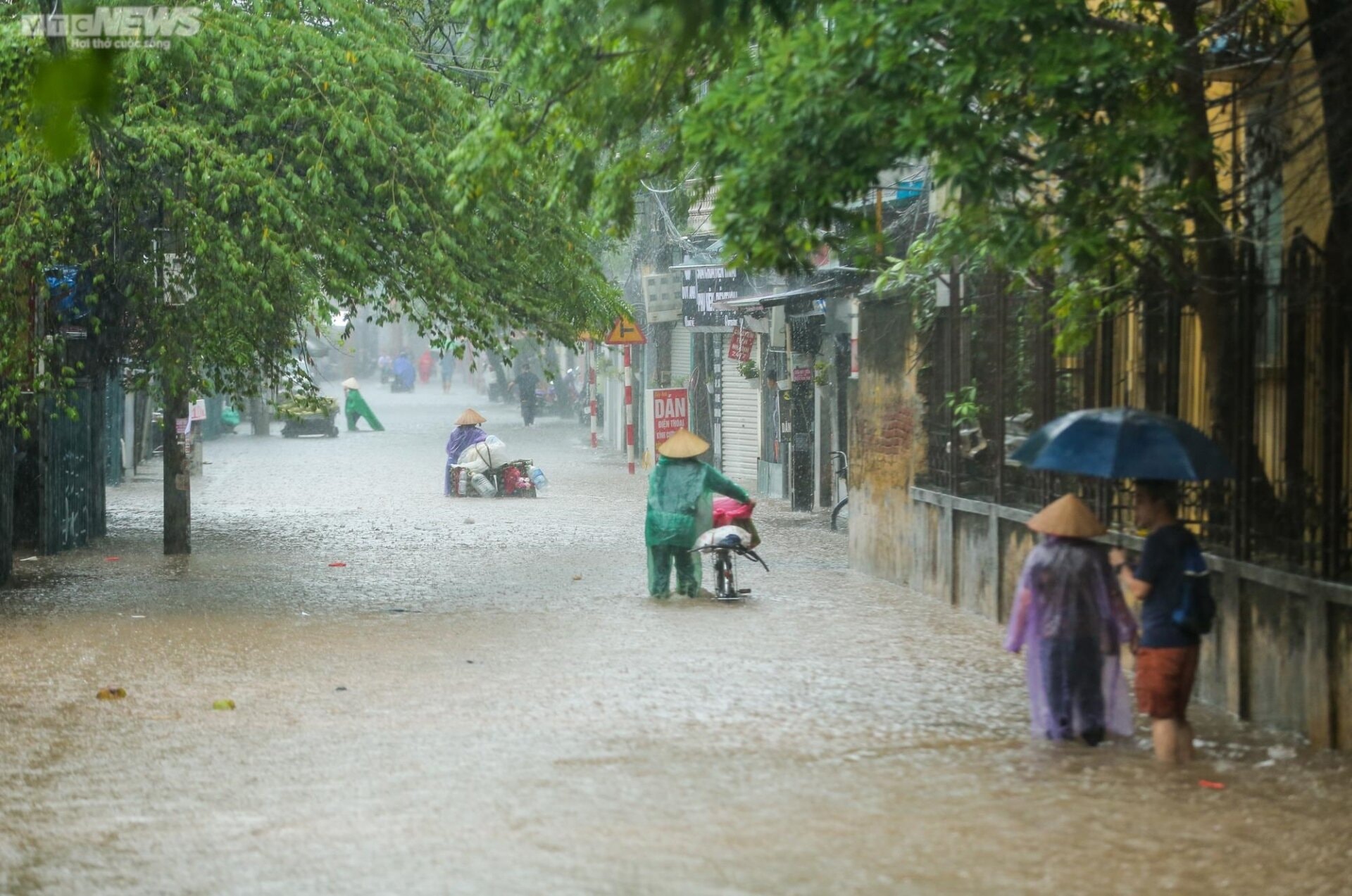 Đêm 23, ngày 24/9, Trung và Nam Trung Bộ, Tây Nguyên và Nam Bộ có mưa rào, dông rải rác. (Ảnh: Anh Trí)