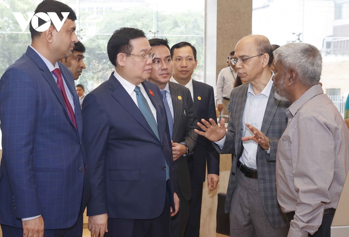 chu tich quoc hoi vuong Dinh hue tham lam viec tai tap doan beximco, bangladesh hinh anh 1