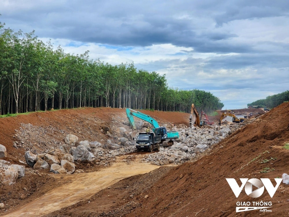 cao tốc bắc - nam, vẫn đau đáu chuyện vật liệu và mặt bằng hình ảnh 3 cao toc bac - nam, van dau dau chuyen vat lieu va mat bang hinh anh 3