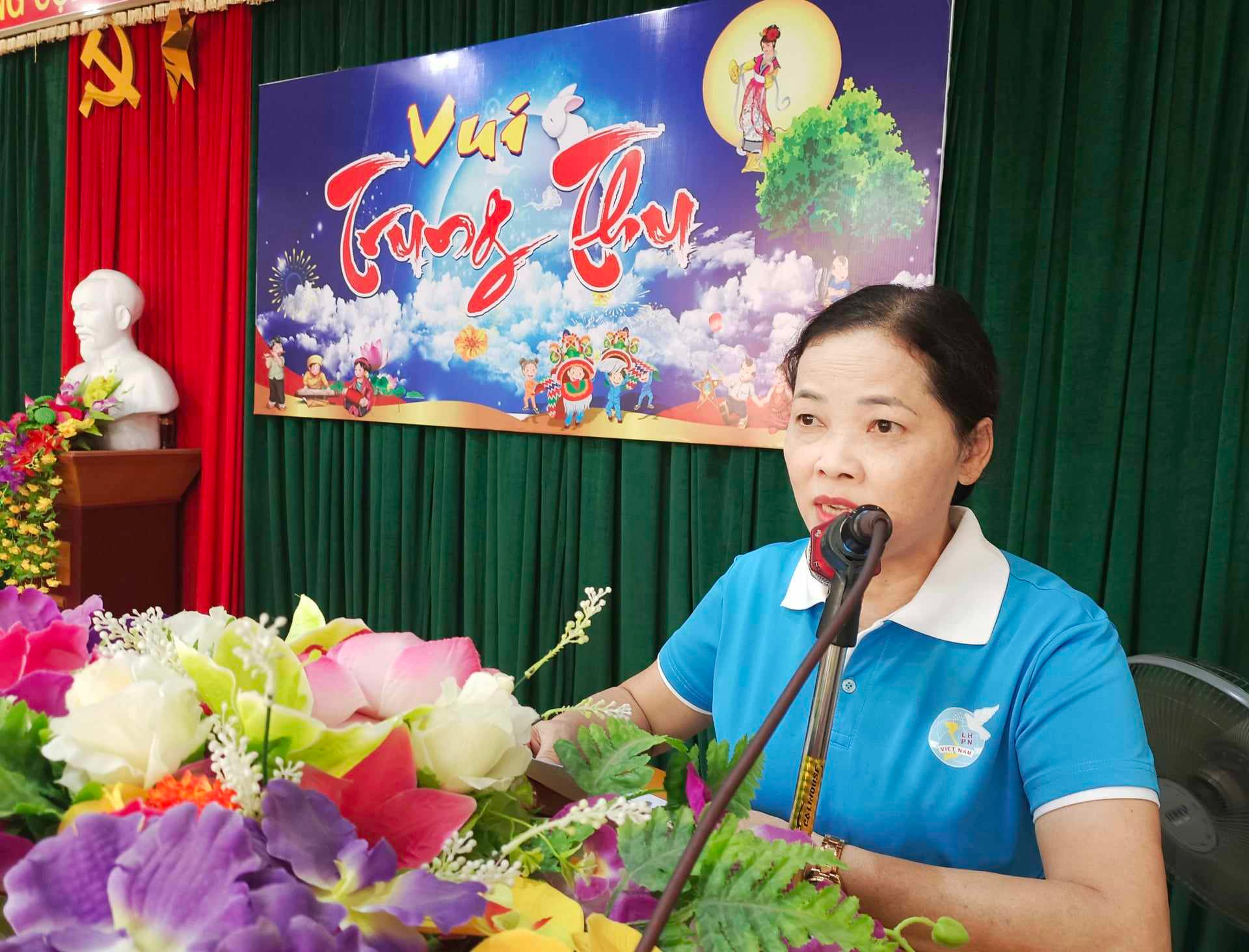 Diễn đàn Phụ nữ Việt Nam tại Châu Âu trao quà cho trẻ mồ côi nhân dịp Tết Trung Thu 2023 - ảnh 3