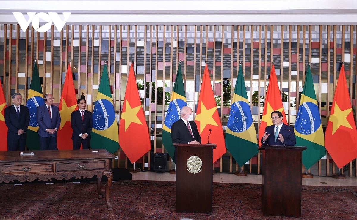 thu tuong pham minh chinh va tong thong brazil hop bao chung sau hoi dam hinh anh 4