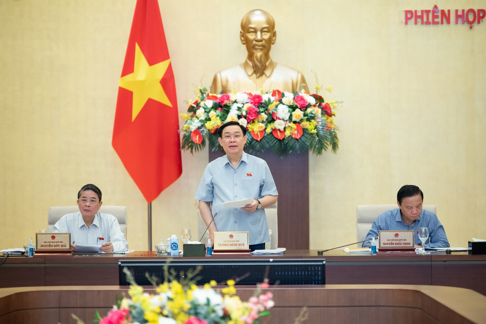 Chủ tịch Quốc hội Vương Đình Huệ phát biểu tại phiên họp thứ 26 của Ủy ban Thường vụ Quốc hội. (Ảnh: quochoi.vn).
