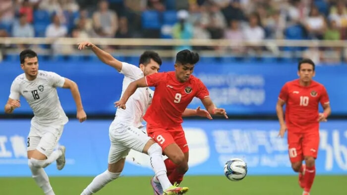 Olympic Uzbekistan thi đấu áp đảo Olympic Indonesia.