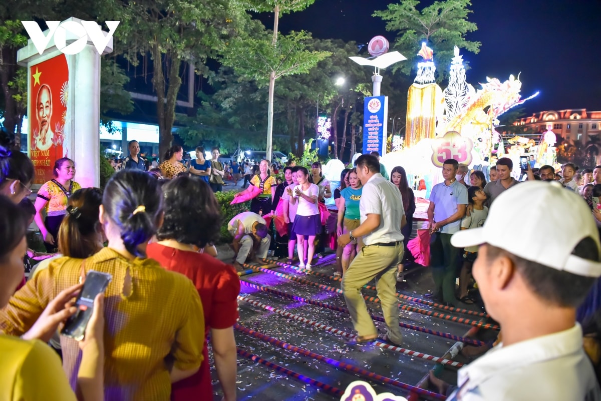 le hoi thanh tuyen diem den cua long hieu khach hinh anh 1