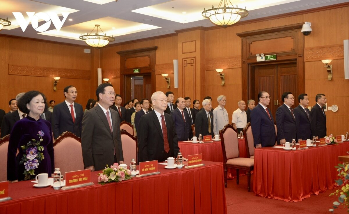 Tổng Bí thư Nguyễn Phú Trọng và lãnh đạo Đảng, Nhà nước tại lễ trao Huy hiệu.