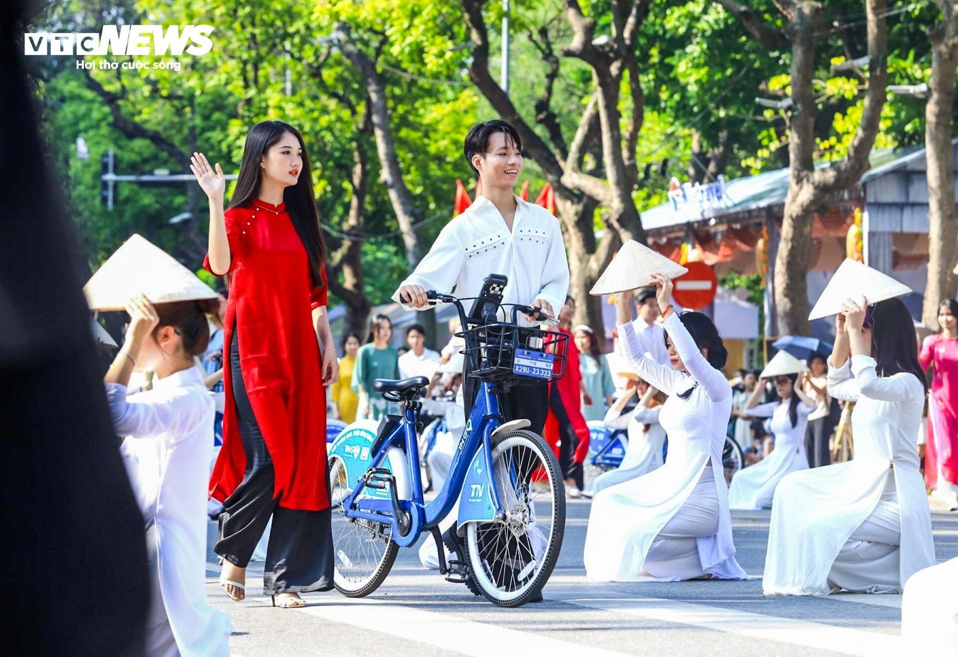 Rực rỡ sắc màu Carnaval Thu Hà Nội - 2