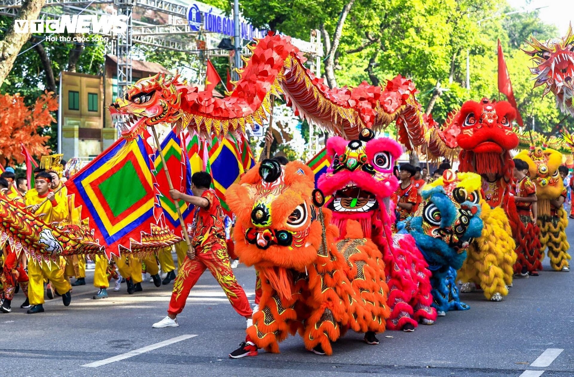 Rực rỡ sắc màu Carnaval Thu Hà Nội - 11
