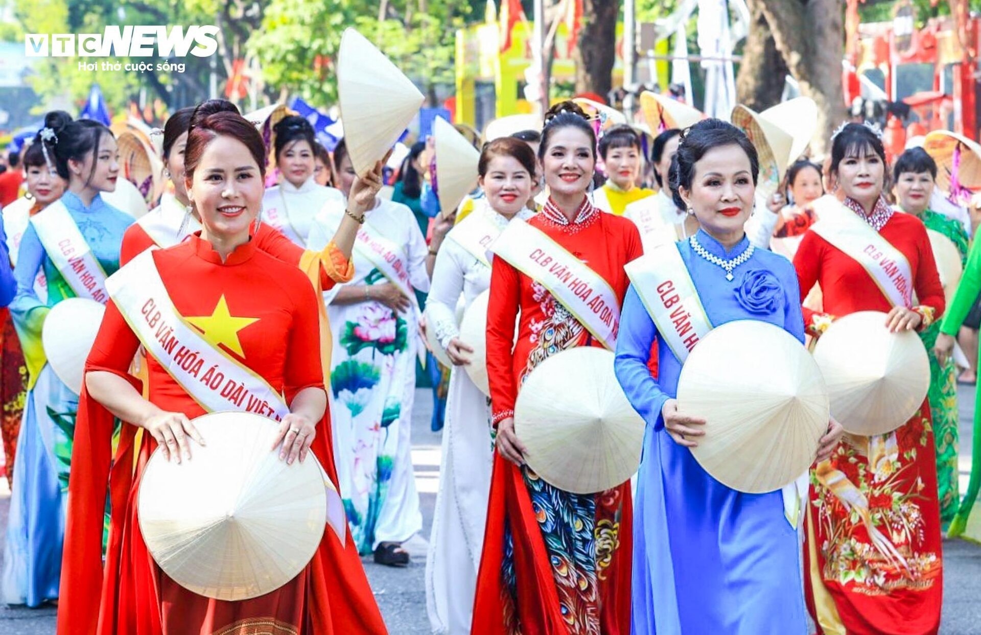 Rực rỡ sắc màu Carnaval Thu Hà Nội - 6