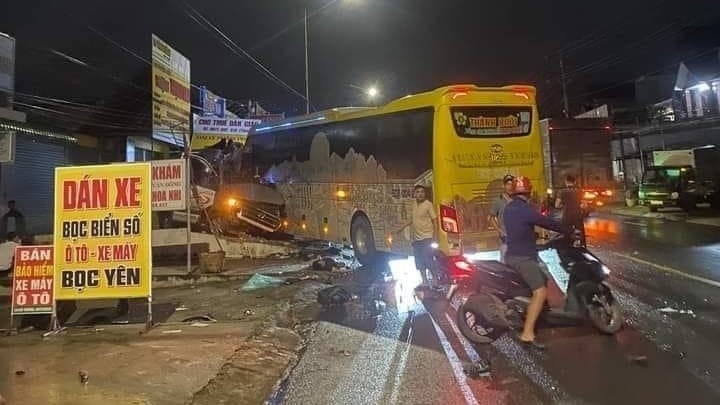 khởi tố vụ tài xế xe thành bưởi gây tai nạn khiến 9 người thương vong hình ảnh 1 khoi to vu tai xe xe thanh buoi gay tai nan khien 9 nguoi thuong vong hinh anh 1