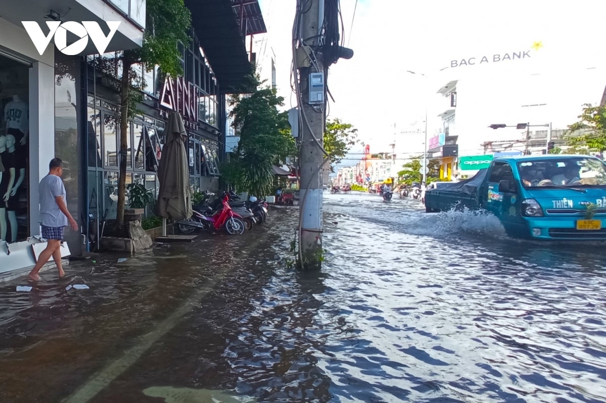 tp cà mau ngập kỷ lục, người dân ngồi canh cửa tát nước hình ảnh 3 tp ca mau ngap ky luc, nguoi dan ngoi canh cua tat nuoc hinh anh 3