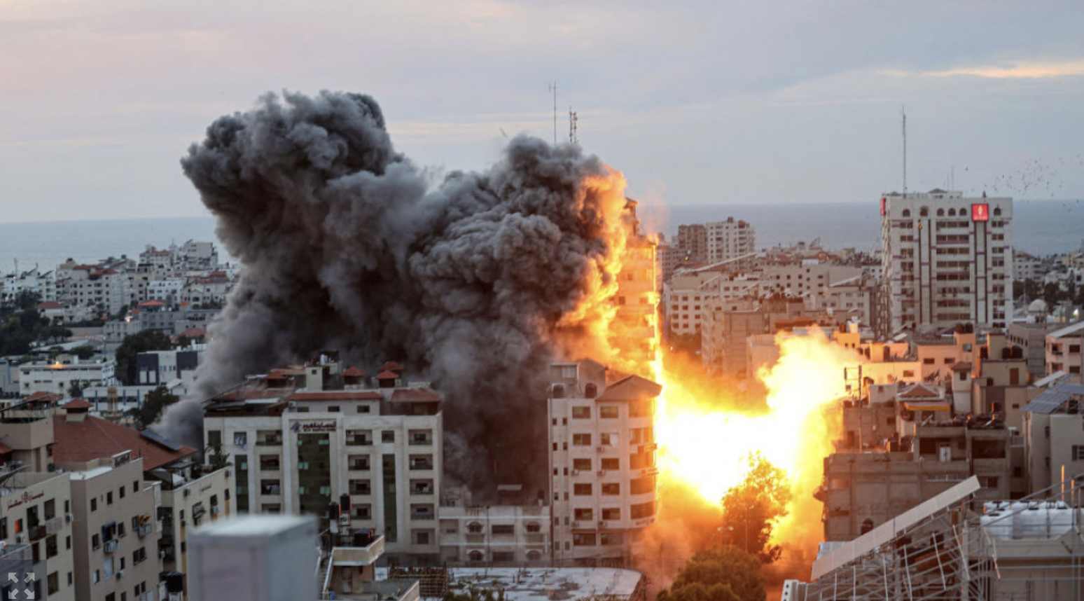 Xung đột leo thang ở dải Gaza và ở Israel. (Ảnh: The New Arab)