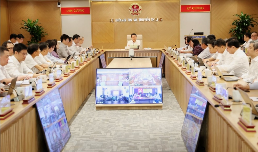 bo tt tt tiep tuc xu ly sim rac, quan ly nen tang xuyen bien gioi hinh anh 2