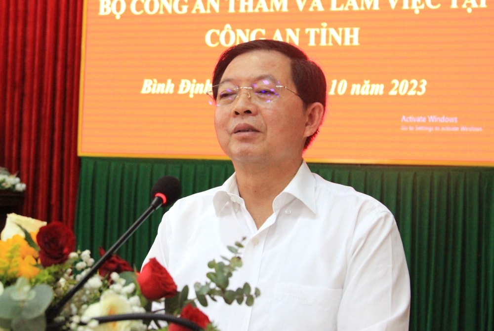 Dai tuong to lam lam viec tai cong an tinh binh Dinh hinh anh 2