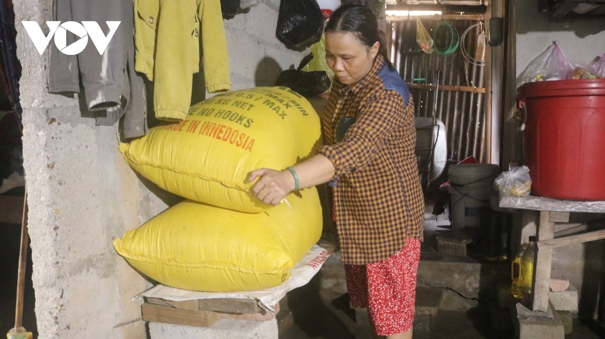 thua thien hue mua lon dien bien phuc tap, nguoi dan vung ron lu chu dong ung pho hinh anh 6