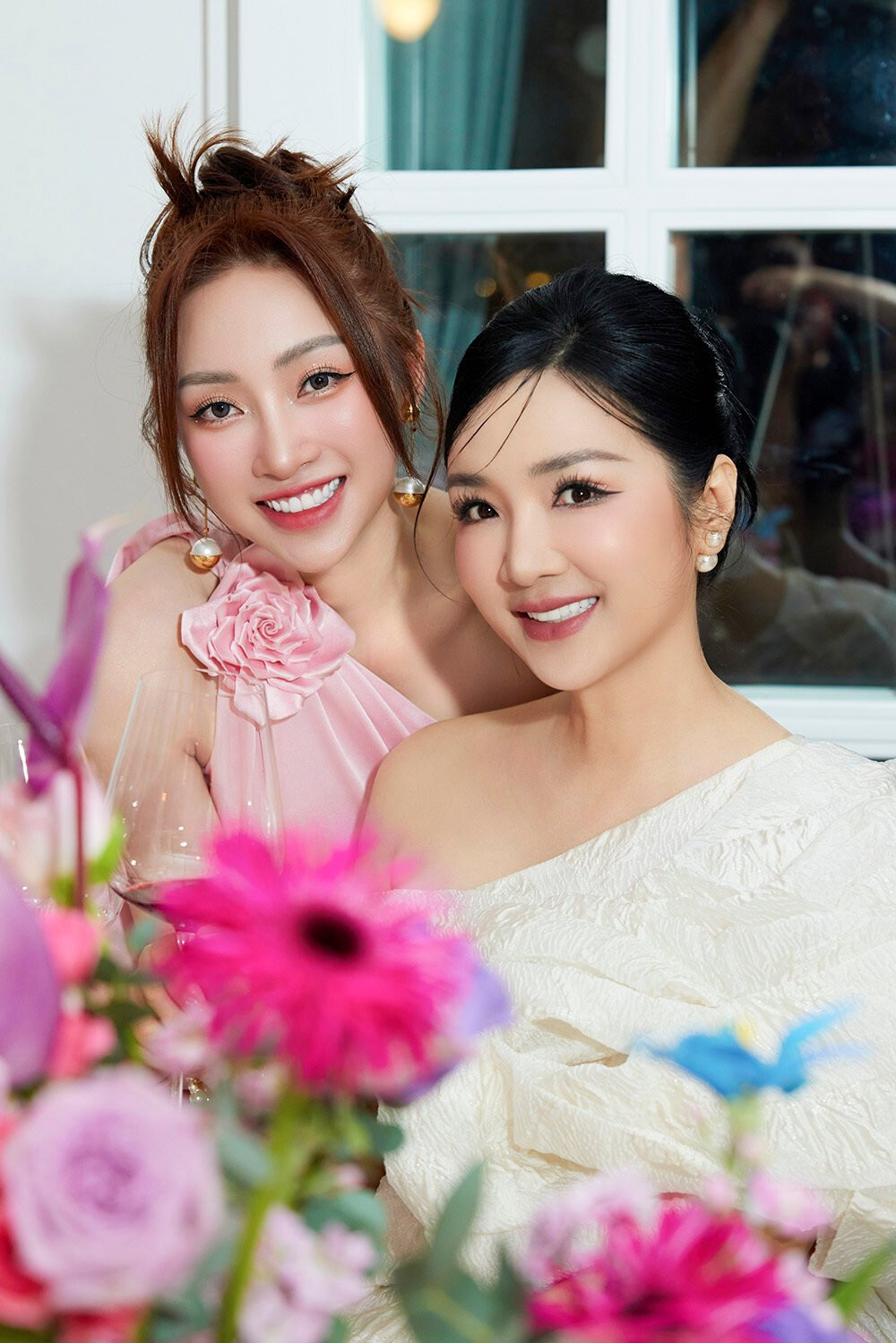 Hoa hậu Giáng My trẻ đẹp không kém cạnh bà xã Chi Bảo, Bảo Thy - 9