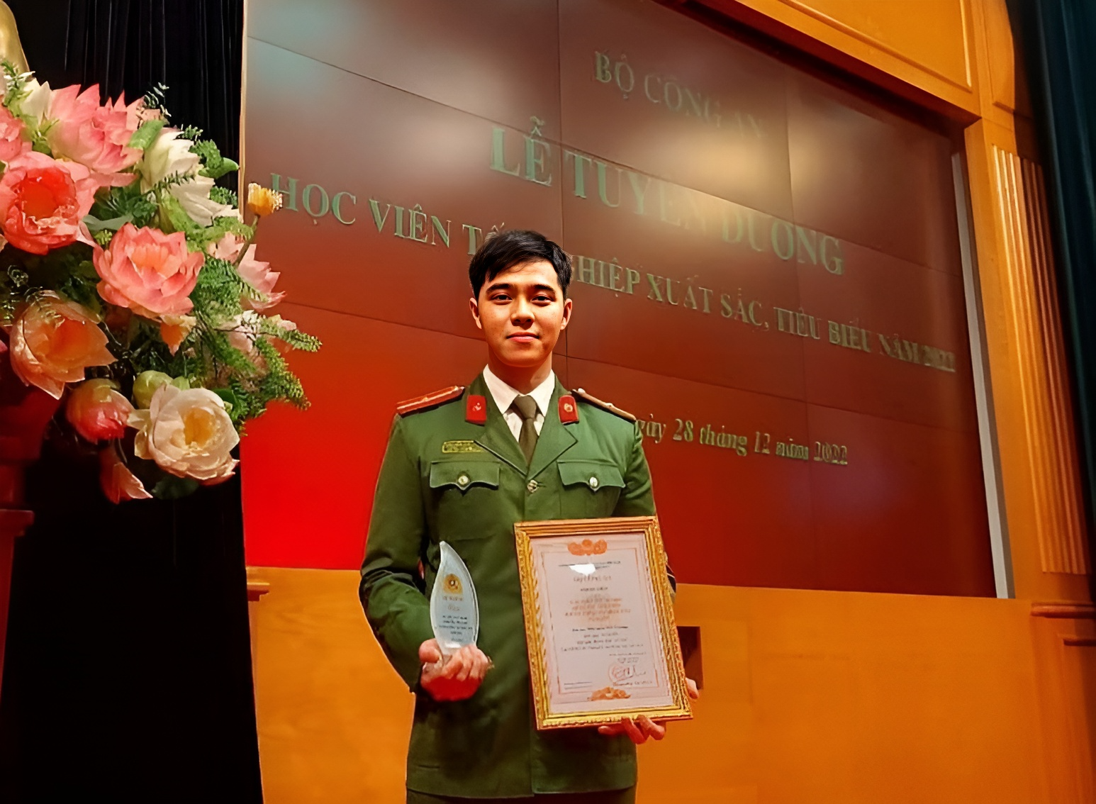Nguyễn Chí Cường (23 tuổi, quê Đà Nẵng), thủ khoa tốt nghiệp ngành Chỉ huy tham mưu, Đại học Phòng cháy Chữa cháy. (Ảnh NVCC)