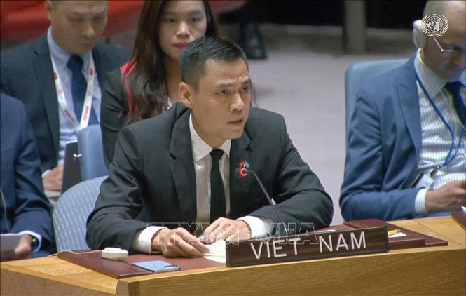 Đại sứ Đặng Hoàng Giang, Trưởng Phái đoàn thường trực Việt Nam tại LHQ, phát biểu tại phiên họp. (Ảnh: TTXVN)