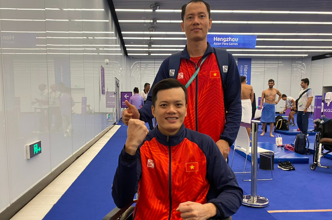 Vận động viên Lê Tiến Đạt giành huy chương vàng đầu tiên cho đoàn Việt Nam tại Asian Para Games 4.