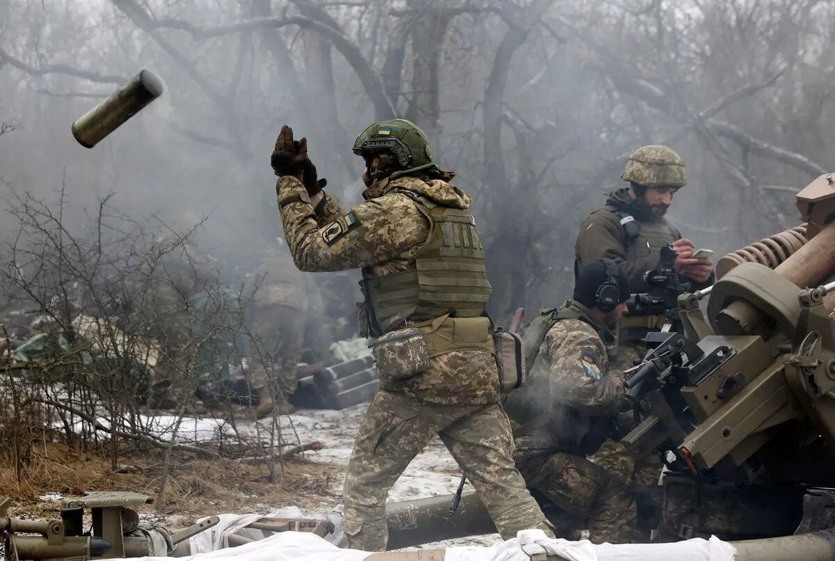 Một khẩu đội pháo binh của Ukraine.