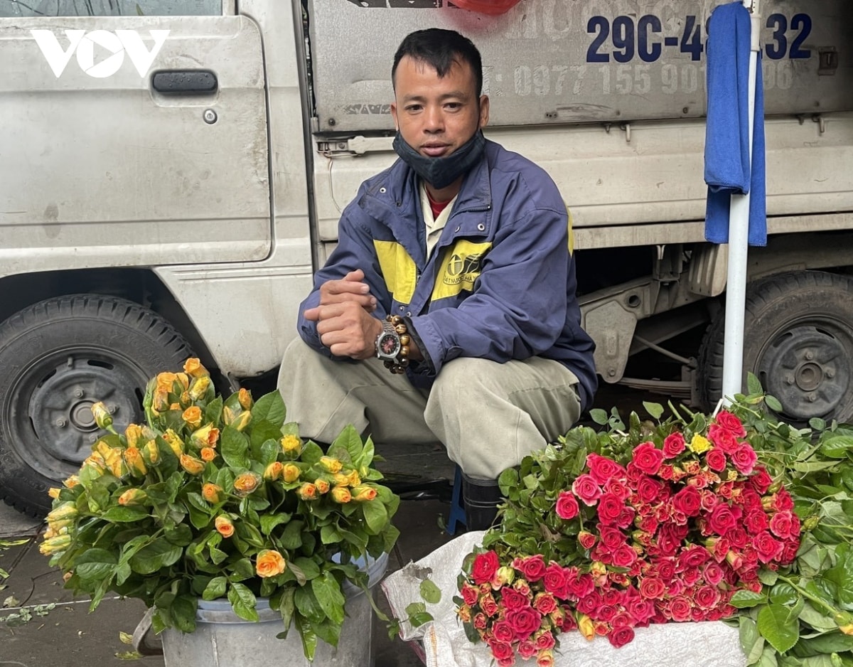 nguoi ha noi trong cai ret dau dong sau nhieu ngay nong buc hinh anh 15