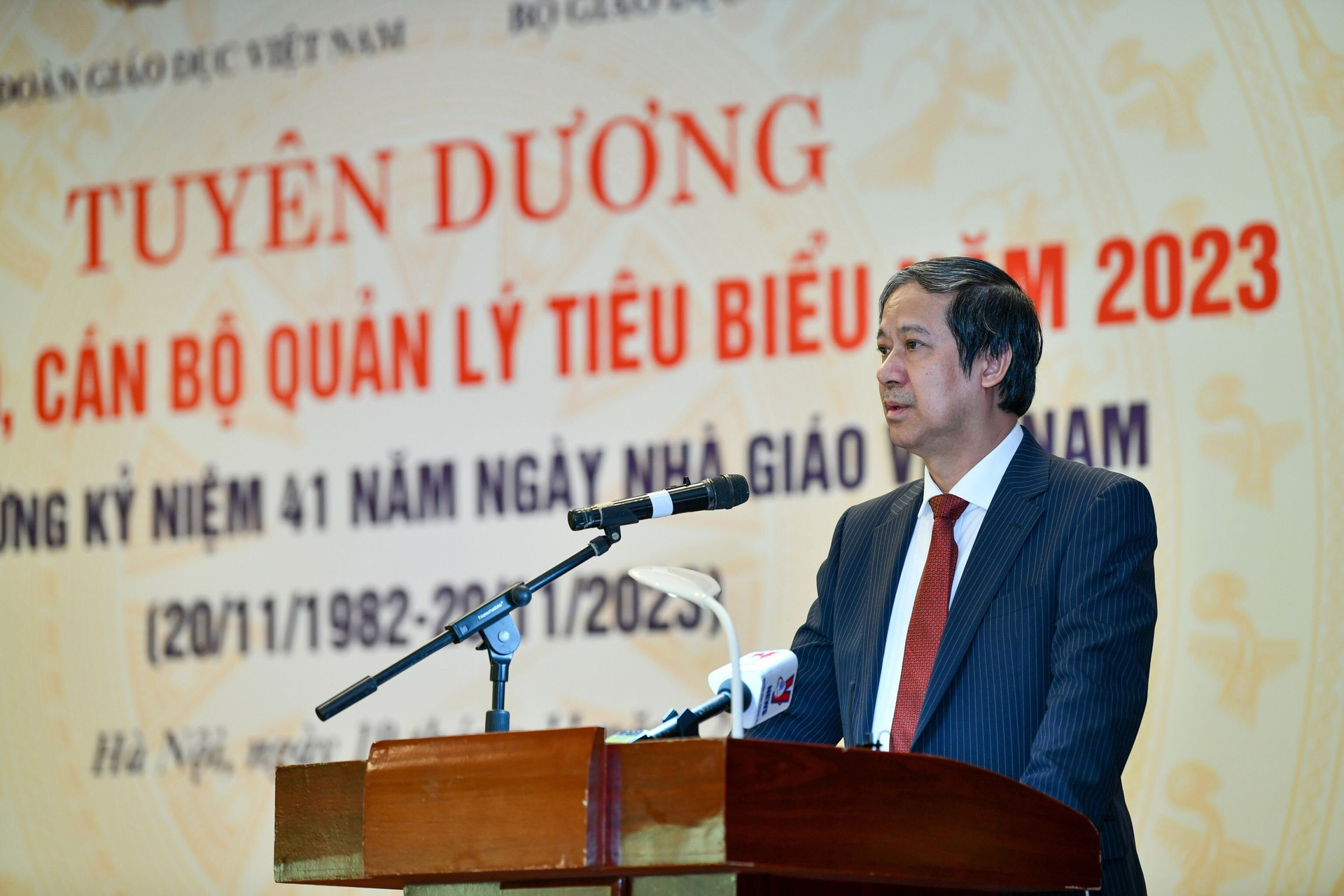 Bộ trưởng GD&ĐT Nguyễn Kim Sơn phát biểu chiều 19/11.
