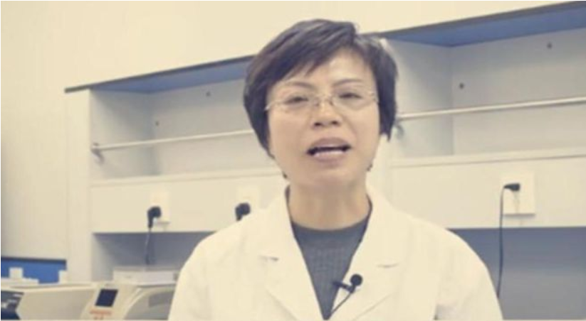 Đặng Á Quân là giám định viên với nhiều năm kinh nghiệm trong nghề tại một trung tâm xét nghiệm ADN ở Trung Quốc. (Ảnh: Sohu)