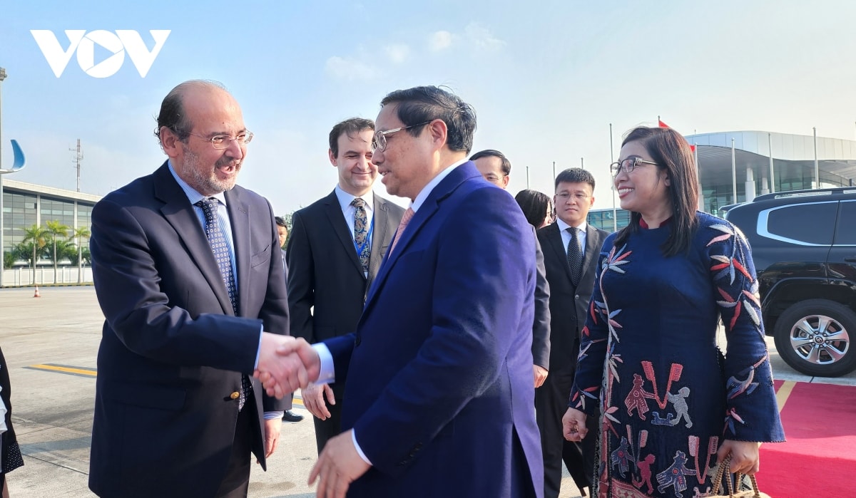 thủ tướng và phu nhân lên đường tham dự cop28, thăm chính thức thổ nhĩ kỳ hình ảnh 3 thu tuong va phu nhan len duong tham du cop28, tham chinh thuc tho nhi ky hinh anh 3