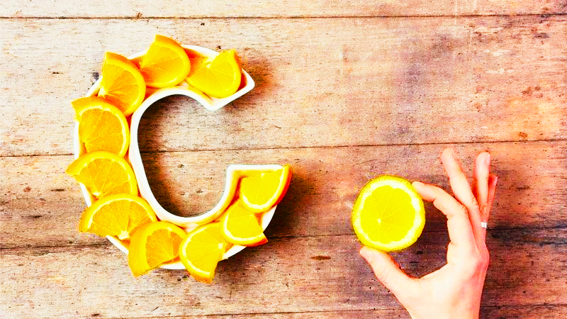 Vitamin C là chất chống oxy hóa mạnh mẽ, giúp bảo vệ cơ thể bạn chống lại tổn thương tế bào. (Ảnh: proHealth)