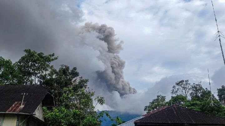 Núi lửa Marapi phun trào bất ngờ. (Nguồn: Tempo)