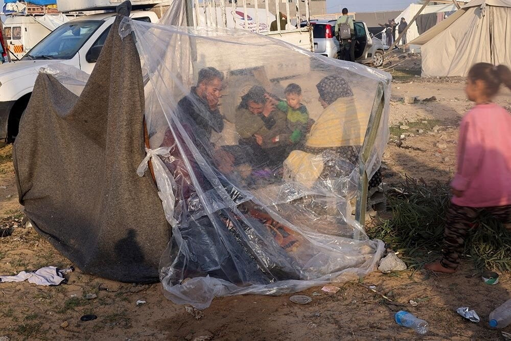 Căn lều tạm của người dân Palestine phải rời bỏ nhà cửa do xung đột ở Gaza. (Ảnh: Reuters)