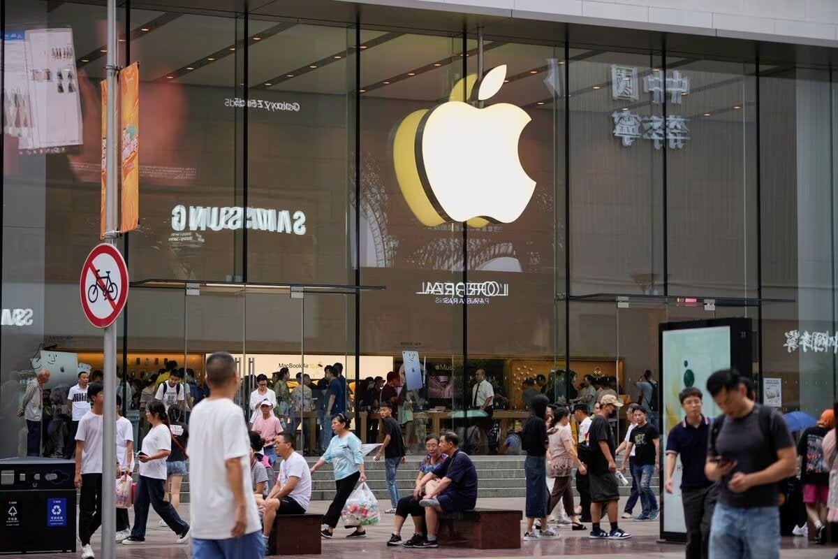 Nhiều thành phố và doanh nghiệp Trung Quốc yêu cầu nhân viên không mang iPhone đến nơi làm việc