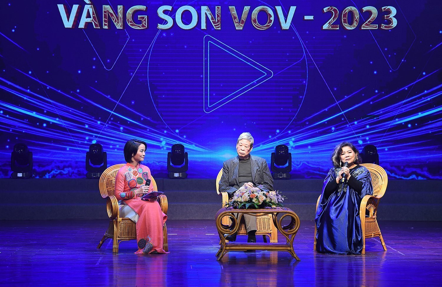 NSND Thanh Hoa, nhạc sĩ Thuỵ Kha là khách mời của chương trình.