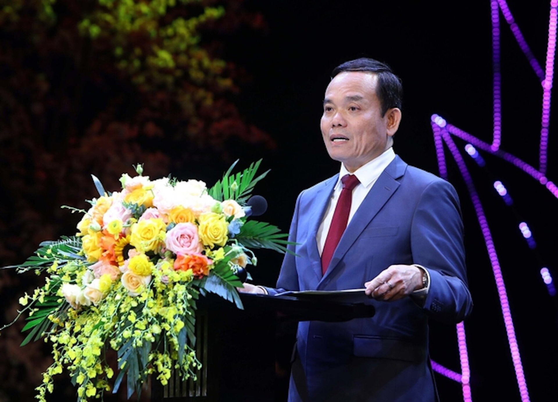 Phó Thủ tướng Trần Lưu Quang phát biểu tối qua.