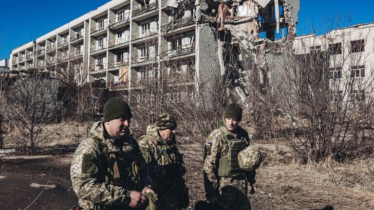 Lính Ukraine tại Maryinka.