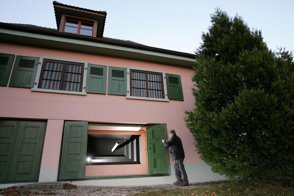 Một ngôi nhà giả trong tuyến Phòng tuyến Promenthouse của Thụy Sĩ.