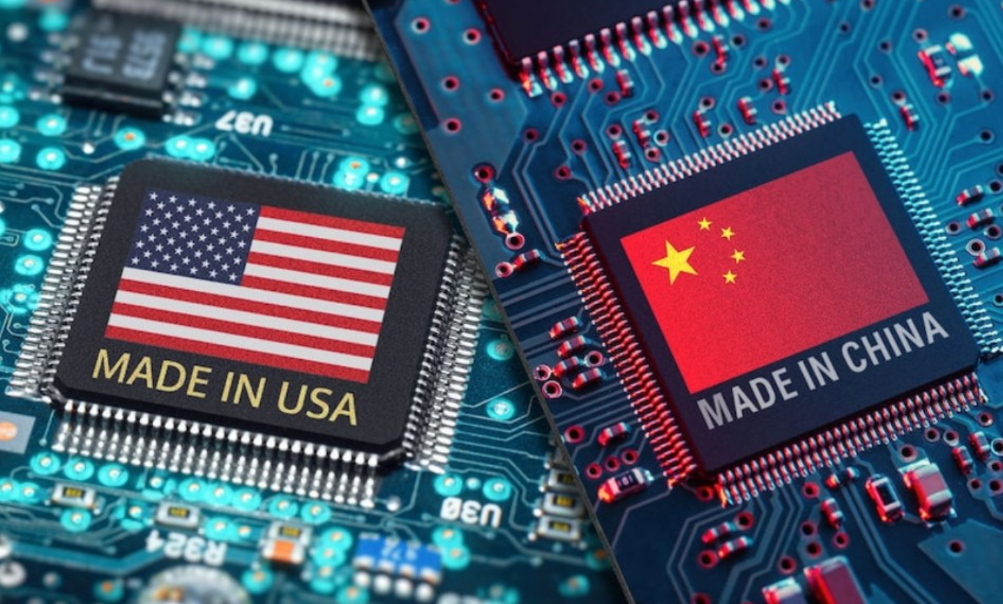 Cạnh tranh về chất bán dẫn đang là lĩnh vực nổi bật trong cuộc đối đầu hiện nay giữa Mỹ và Trung Quốc. (Ảnh: ABC News)
